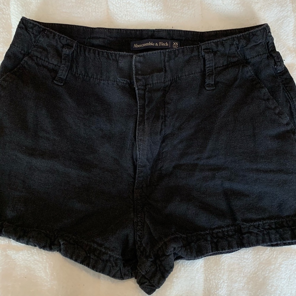 ABERCROMBIE & FITCH FLOWY SHORTS